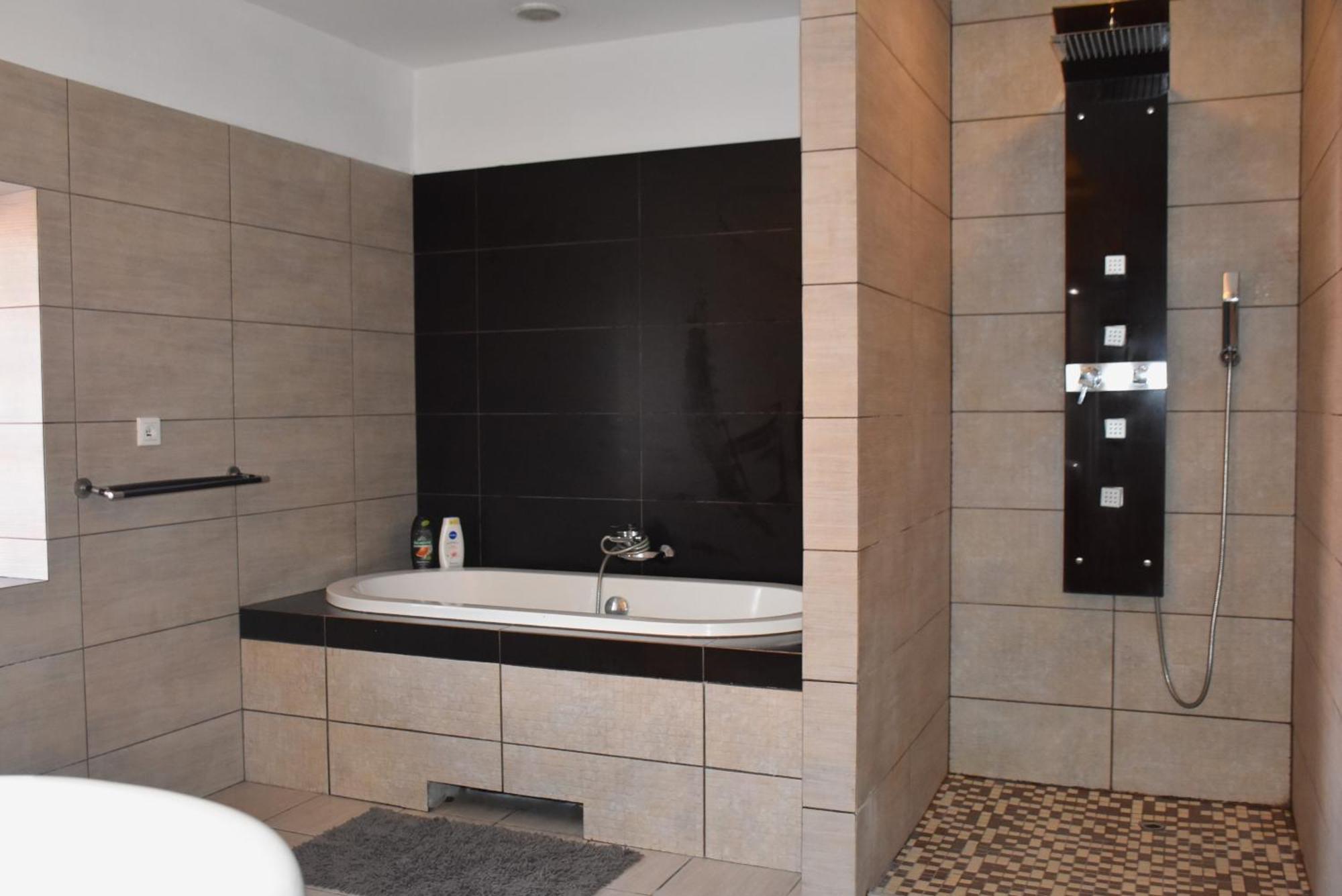 Apartmán Manufaktura Bakery, Penthouse 200M, Prywatna Kamienica, Parking Strzezony Lodž Exteriér fotografie